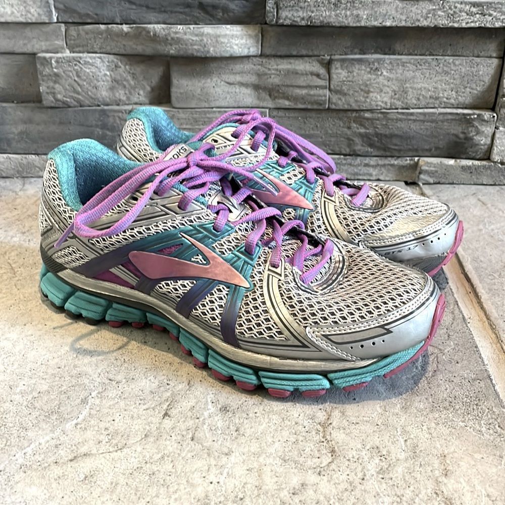 Brooks GTS Seventeen- size 9.5